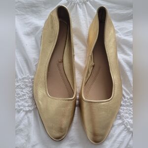 Elegant Gold Women's Flats